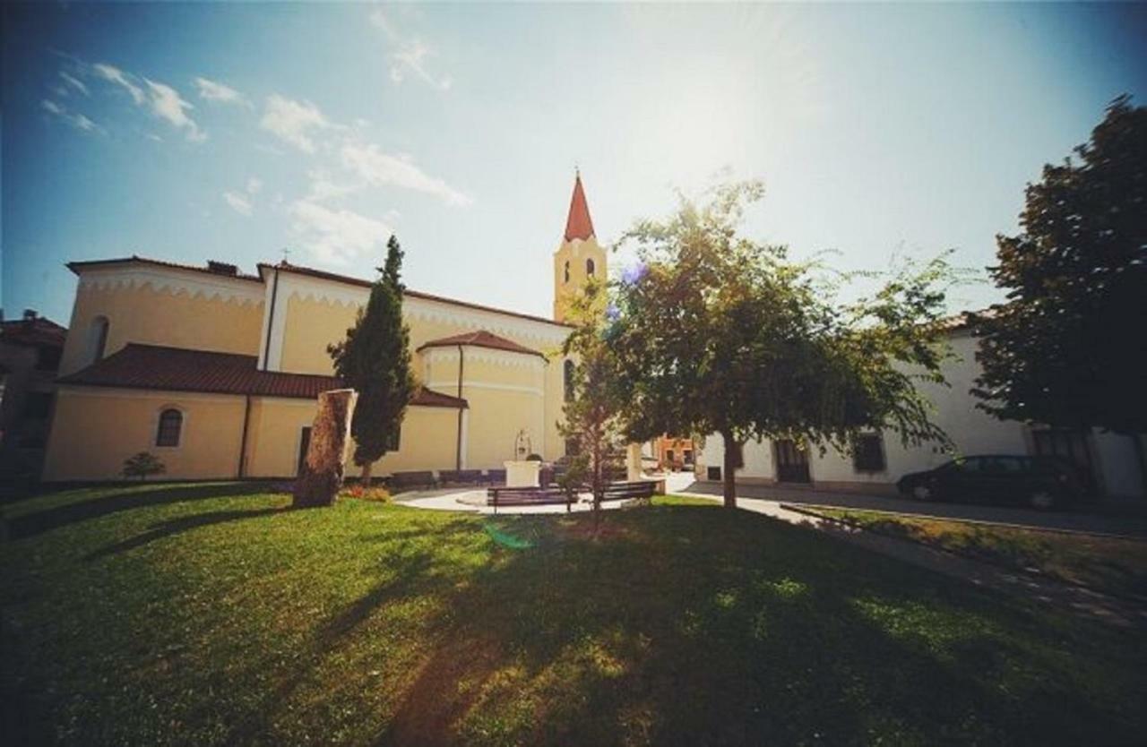 Ferienwohnung Aisha Brtonigla Exterior foto